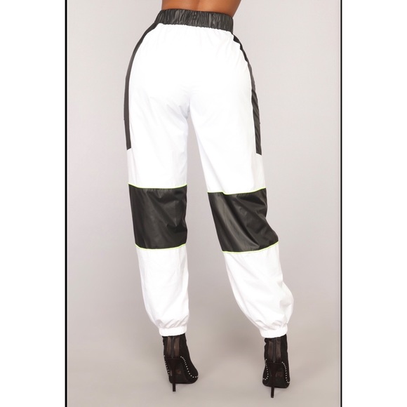 [fashion nova] • [jaylene joggers] - Picture 4 of 4